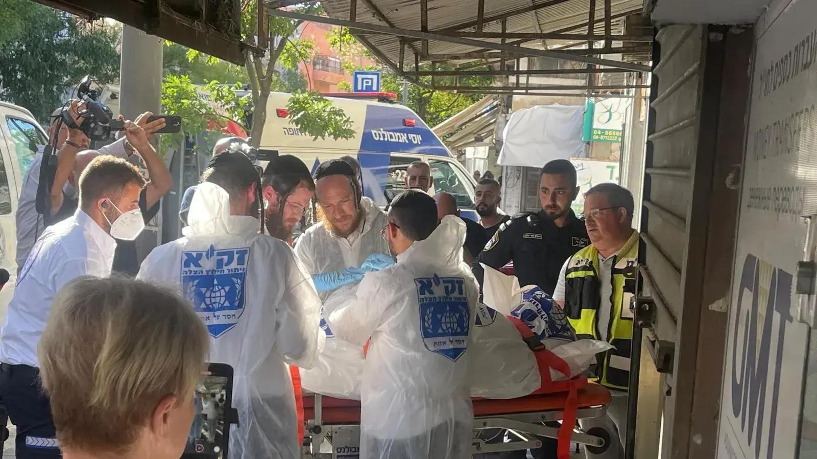 במהלך שיפוץ דירה בחיפה: נמצאה גופה מוסלקת בתוך קיר בחיפה 09 באוגוסט 2023 במהלך שיפוץ דירה בחיפה: נמצאה גופה מוסלקת בתוך קיר בחיפה 09 באוגוסט 2023