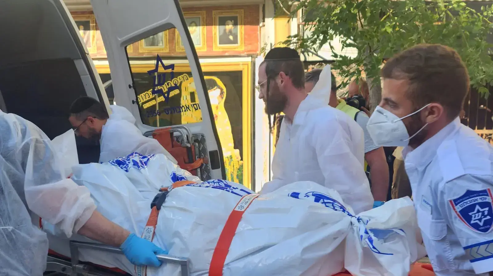 במהלך שיפוץ דירה בחיפה: נמצאה גופה מוסלקת בתוך קיר בחיפה 09 באוגוסט 2023 במהלך שיפוץ דירה בחיפה: נמצאה גופה מוסלקת בתוך קיר בחיפה 09 באוגוסט 2023