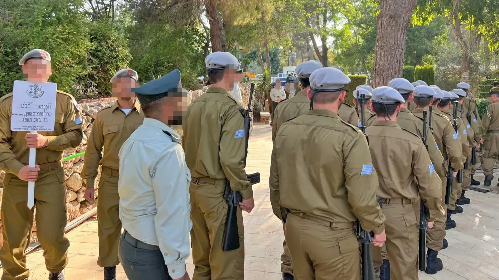 לוויתו של הלוחם הלל נחמיה אופן שמת באימון, הר הרצל
15.08.23 לוויתו של הלוחם הלל נחמיה אופן שמת באימון, הר הרצל
15.08.23
