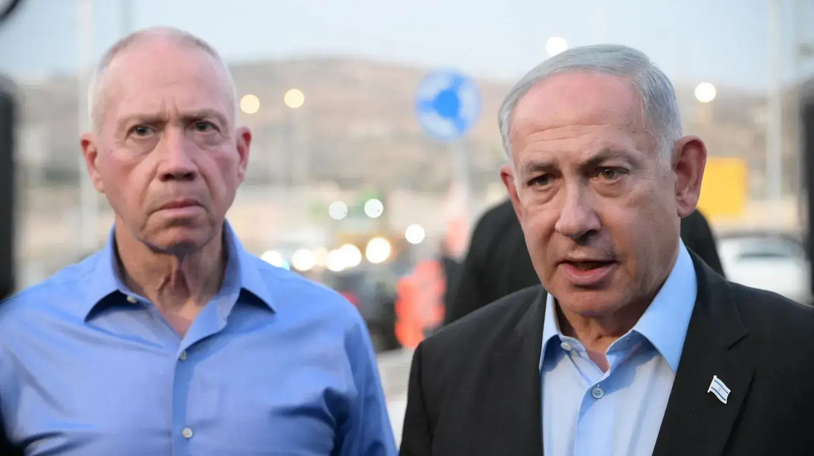ראש הממשלה בנימין נתניהו, שר הביטחון יואב גלנט בזירת הפיגוע בבית חג"י, 21 באוגוסט 2023 ראש הממשלה בנימין נתניהו, שר הביטחון יואב גלנט בזירת הפיגוע בבית חג"י, 21 באוגוסט 2023