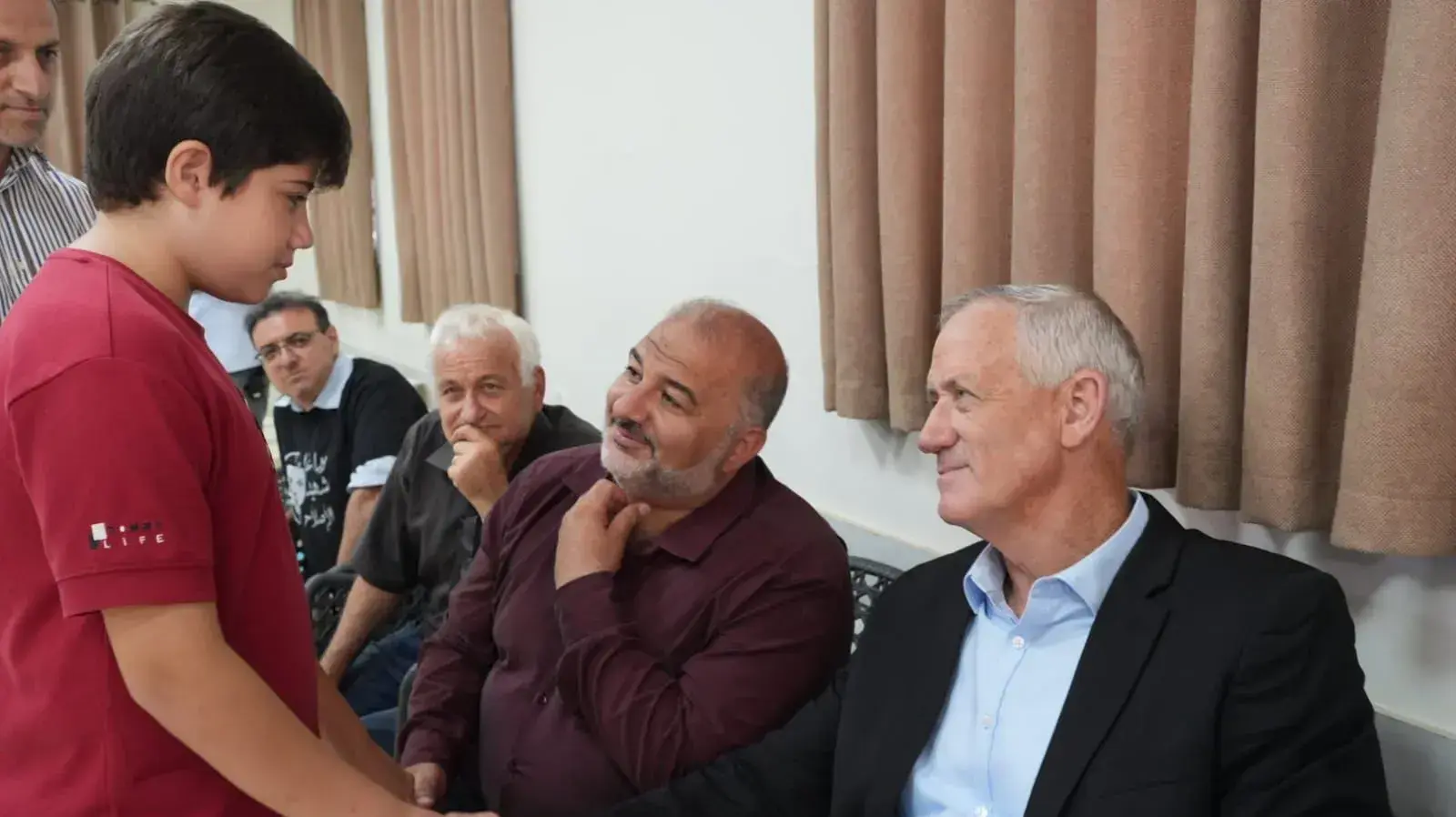 בני גנץ ומנסור עבאס בטירה.23 באוגוסט 2023 בני גנץ ומנסור עבאס בטירה.23 באוגוסט 2023