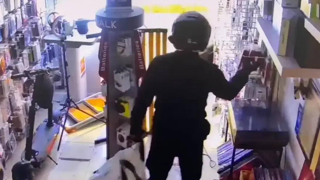 יוסף עליאן, נאשם בשוד חנויות אבטחה ומחשבים בירושלים. 24 באוגוסט 2023 יוסף עליאן, נאשם בשוד חנויות אבטחה ומחשבים בירושלים. 24 באוגוסט 2023