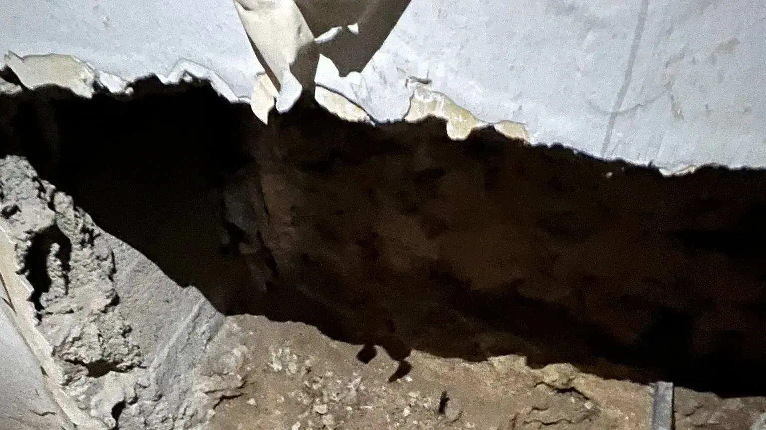 חשיפת מנהרה תת קרקעית בעיר נצרת ששימשה על פי החשד להסלקת אמצעי לחימה עבור ארגון פשיעה ומקום מסתור לעבריינים .