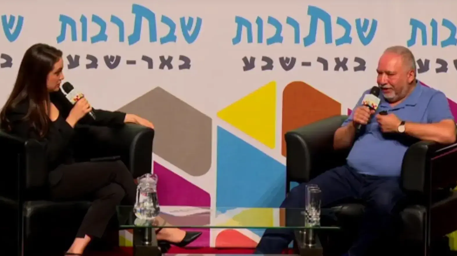 אביגדור ליברמן בשבתרבות בבאר שבע. 26 באוגוסט 2023 אביגדור ליברמן בשבתרבות בבאר שבע. 26 באוגוסט 2023