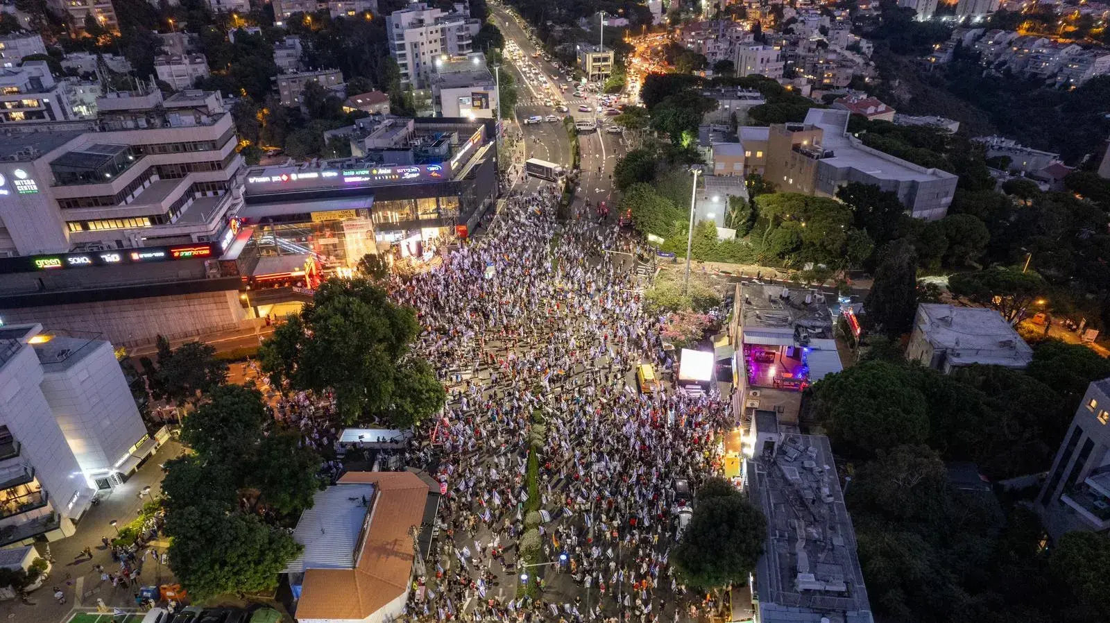 הפגנה נגד המהפכה המשפטית, חורב, חיפה. 26 באוגוסט 2023 הפגנה נגד המהפכה המשפטית, חורב, חיפה. 26 באוגוסט 2023