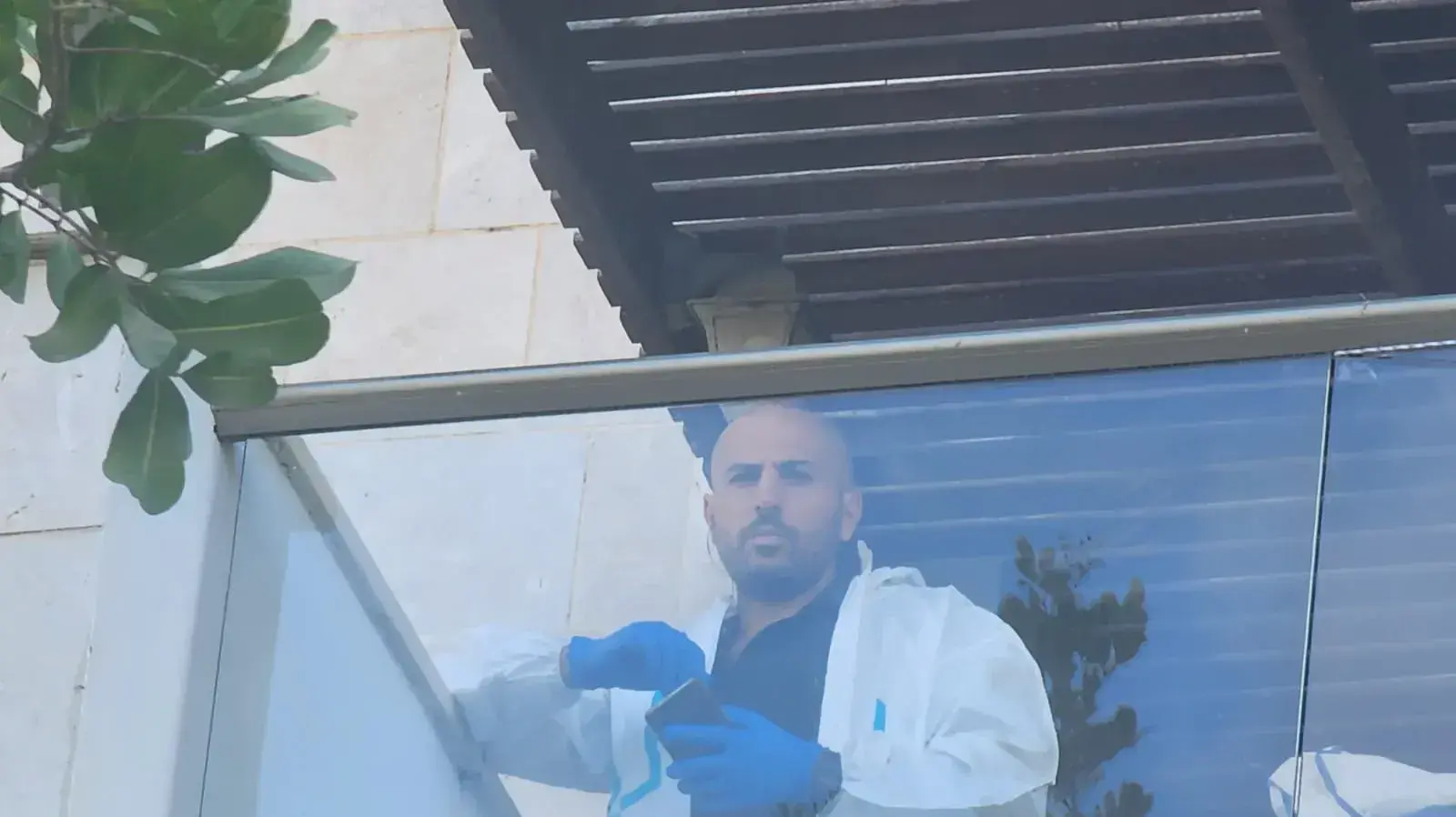 חשד לרצח, גופת גבר אותרה בדירה ברחוב חובבי ציון, חדרה. 27 באוגוסט 2023 חשד לרצח, גופת גבר אותרה בדירה ברחוב חובבי ציון, חדרה. 27 באוגוסט 2023