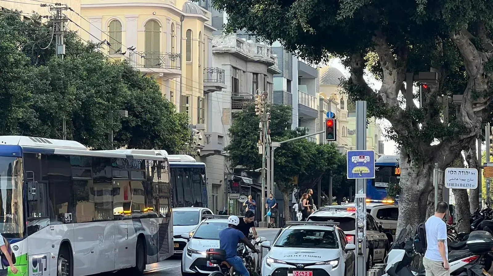 דיווח על ירי ברחוב יהודה הלוי, תל אביב. דיווח על ירי ברחוב יהודה הלוי, תל אביב.