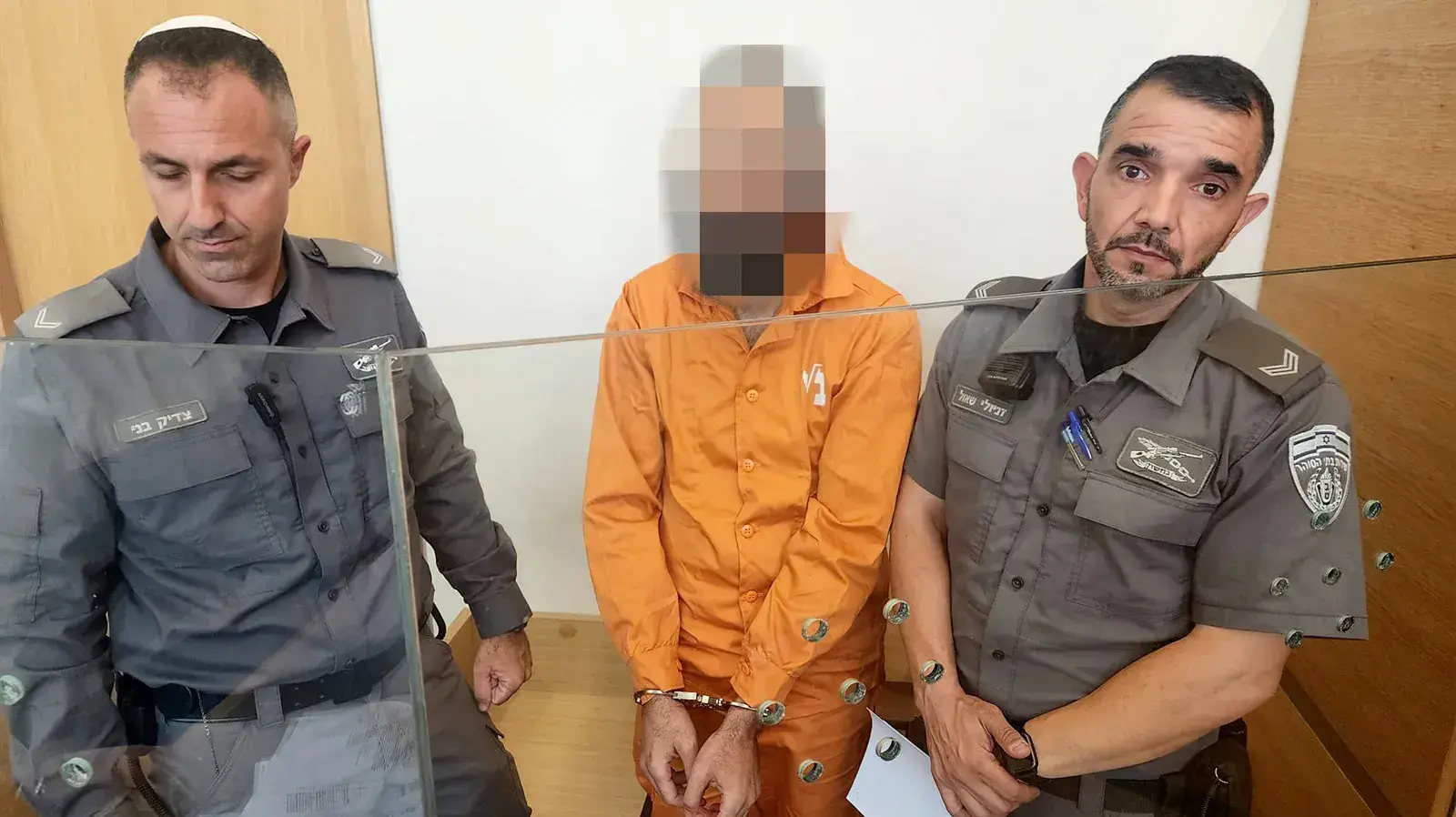 הבן החשוד ברצח אביו. בית המשפט השלום, חדרה . 28 באוגוסט 2023 הבן החשוד ברצח אביו. בית המשפט השלום, חדרה . 28 באוגוסט 2023