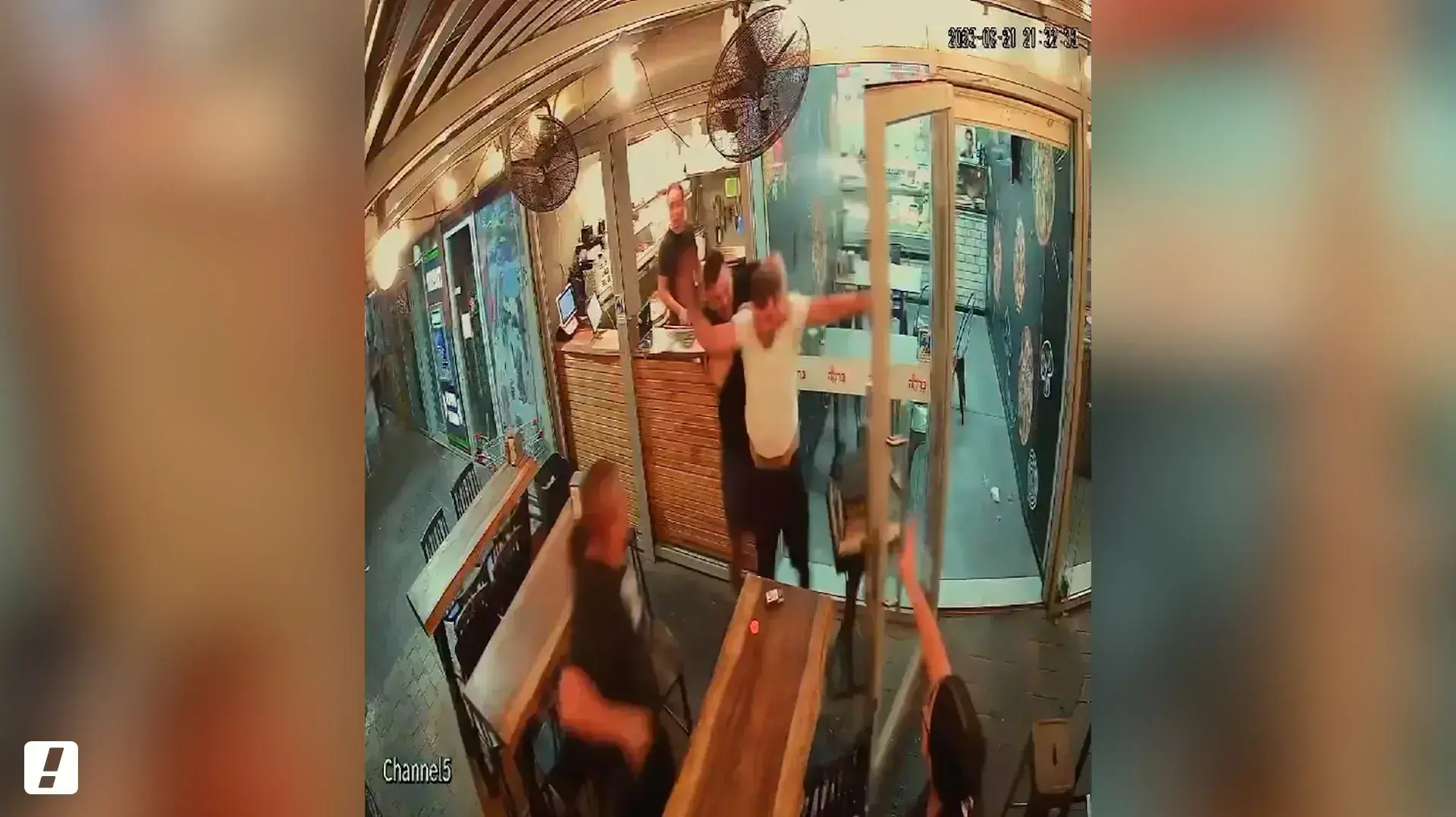 תיעוד תגרה שהתפתחה במסעדה באזור