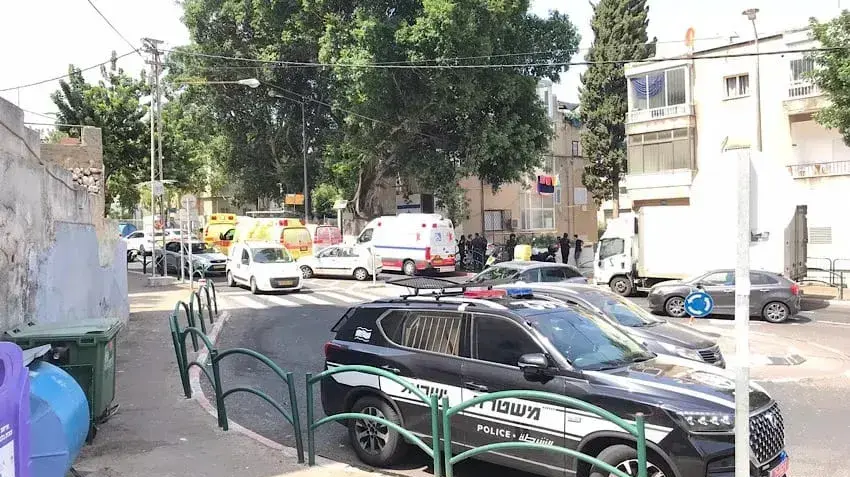 אישה כבת 30 נרצחה כתוצאה מאלימות ברחוב ארלוזורוב בחיפה אישה כבת 30 נרצחה כתוצאה מאלימות ברחוב ארלוזורוב בחיפה
