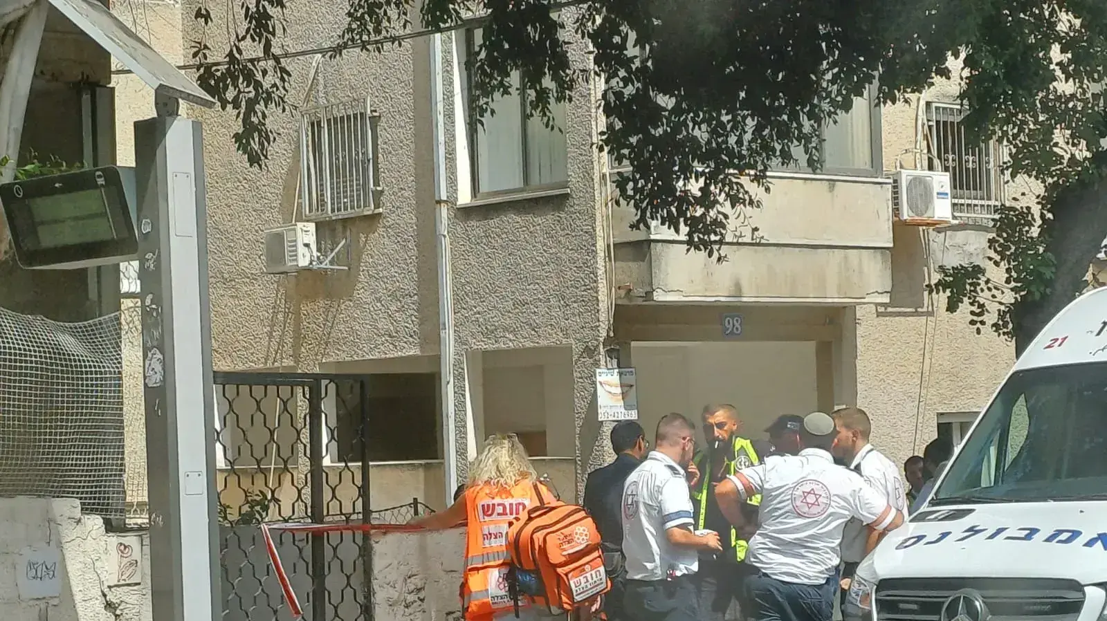 אישה כבת 30 נרצחה כתוצאה מאלימות ברחוב ארלוזורוב בחיפה אישה כבת 30 נרצחה כתוצאה מאלימות ברחוב ארלוזורוב בחיפה