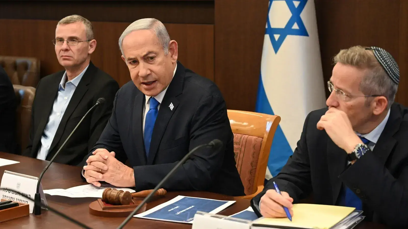 ראש בהממשלה בנימין נתניהו בועדת שרים לענייני מסתננים. 3 בספטמבר 2023 ראש בהממשלה בנימין נתניהו בועדת שרים לענייני מסתננים. 3 בספטמבר 2023