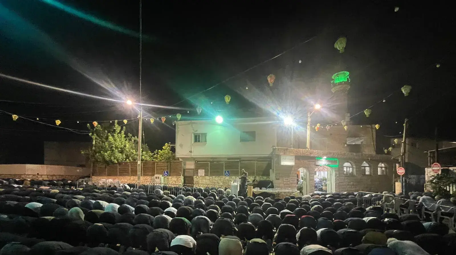 הלוויתו של שיח׳ סאמי עבד אללטיף (מסרי), האימאם במסגד אל קובה ואיש עסקים, שנרצח בצאתו מהמסגד בכפר קרע