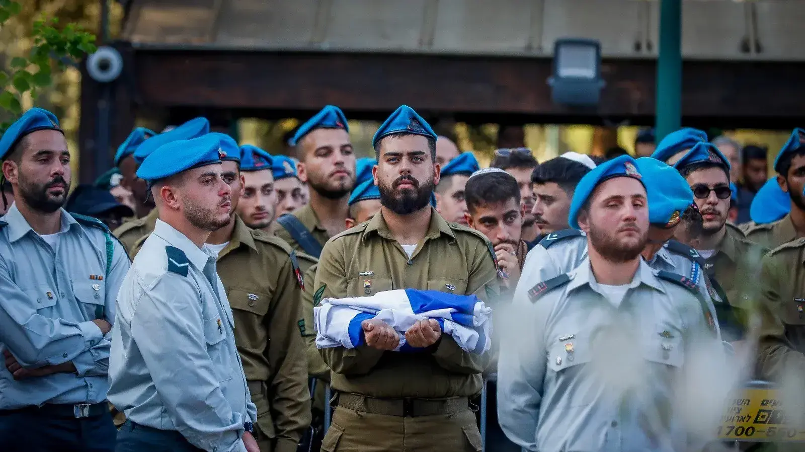 הלווית החייל הבודד מקסים מולצ'נוב, בית העלמין קריית שאול, 5 בספטמבר 2023 הלווית החייל הבודד מקסים מולצ'נוב, בית העלמין קריית שאול, 5 בספטמבר 2023