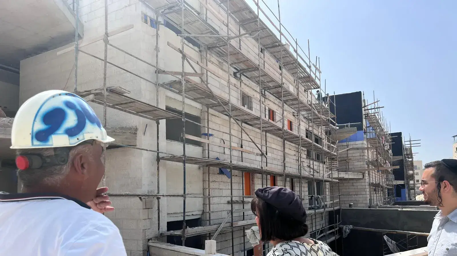 עליזה בלוך ראש עיריית בית שמש בסיור באתר הקמת בית ספר וגני ילדים, בית שמש, 31 באוגוסט 2023 עליזה בלוך ראש עיריית בית שמש בסיור באתר הקמת בית ספר וגני ילדים, בית שמש, 31 באוגוסט 2023