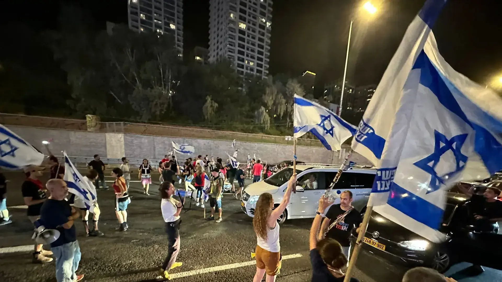 הפגנה נגד המהפכה המשפטית, נתיבי איילון תל אביב. 9 בספטמבר 2023 הפגנה נגד המהפכה המשפטית, נתיבי איילון תל אביב. 9 בספטמבר 2023