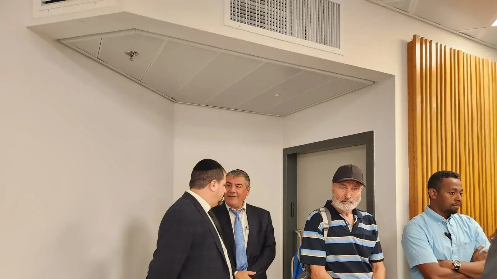הרב יוסף מזרחי בדיוני קדם משפט בשתי תביעות לשון שהגיש ראש הממשלה לשעבר נפתלי בנט עם אמו מירנה בנט, בית משפט השלום ת"א, 11 בספטמבר 2023 הרב יוסף מזרחי בדיוני קדם משפט בשתי תביעות לשון שהגיש ראש הממשלה לשעבר נפתלי בנט עם אמו מירנה בנט, בית משפט השלום ת"א, 11 בספטמבר 2023