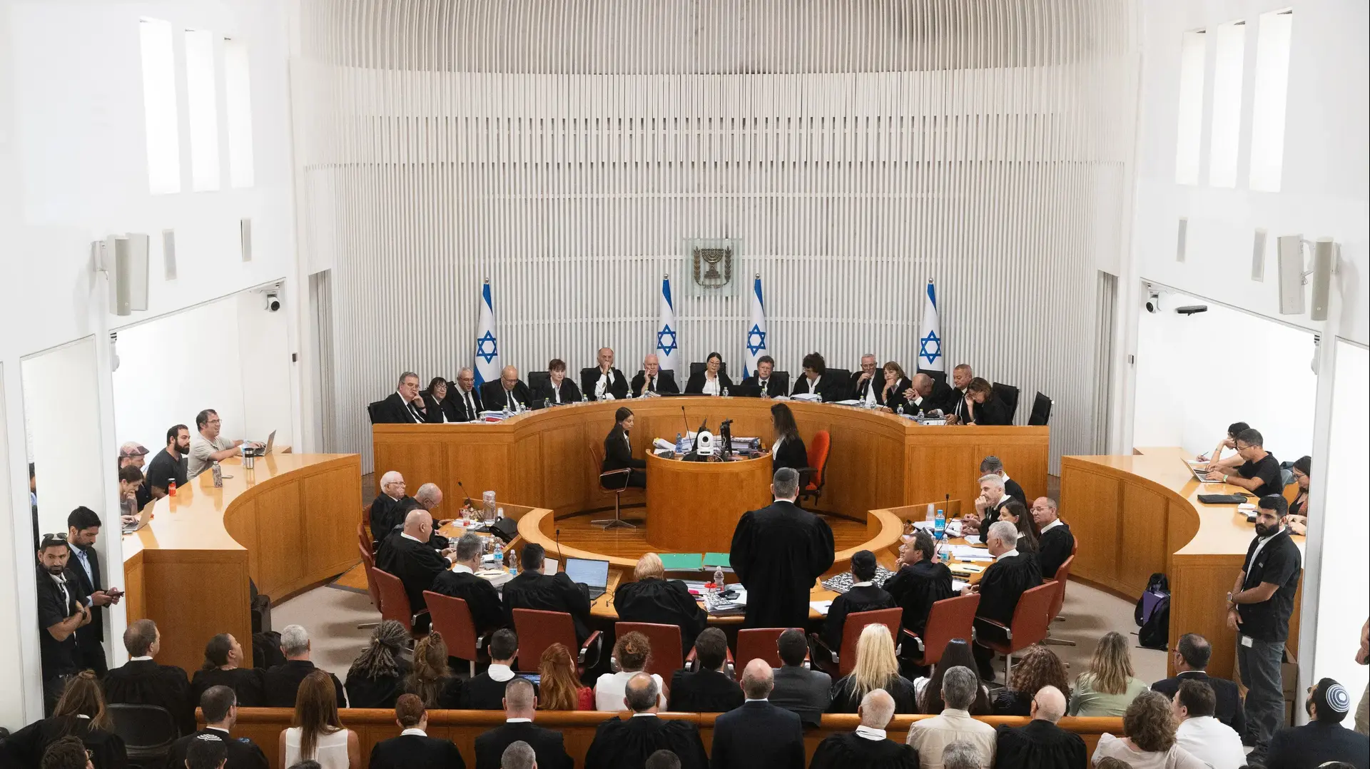 עוזי פוגלמן, יצחק עמית, אסתר חיות, יוסף אלרון, ענת ברון, דפנה ברק ארז, אלכס שטיין, דוד מינץ, גילה כנפו שטייניץ, נעם סולברג, רות רונן, יחיאל כשר, חאלד כבוב, עופר גרוסקופף, יעל וילנר, דיון על ביטול עילת הסבירות, בית המשפט העליון, 12 בספטמבר 2023