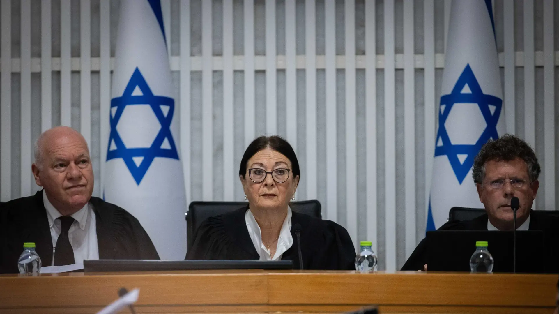השופטת אסתר חיות בדיון בגץ נגד "הצעת חוק הסבירות" הממשלתית לבית המשפט העליון בירושלים, 12 בספטמבר 2023. השופטת אסתר חיות בדיון בגץ נגד "הצעת חוק הסבירות" הממשלתית לבית המשפט העליון בירושלים, 12 בספטמבר 2023.