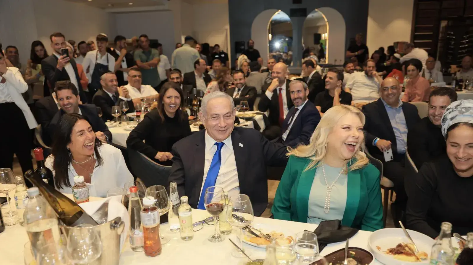 רה"מ בנימין נתניהו, שרה נתניהו,מירי רגב, ,לימור סון הר מלך, גיבוש הקואליציה, 13 בספטמבר 2023 רה"מ בנימין נתניהו, שרה נתניהו,מירי רגב, ,לימור סון הר מלך, גיבוש הקואליציה, 13 בספטמבר 2023