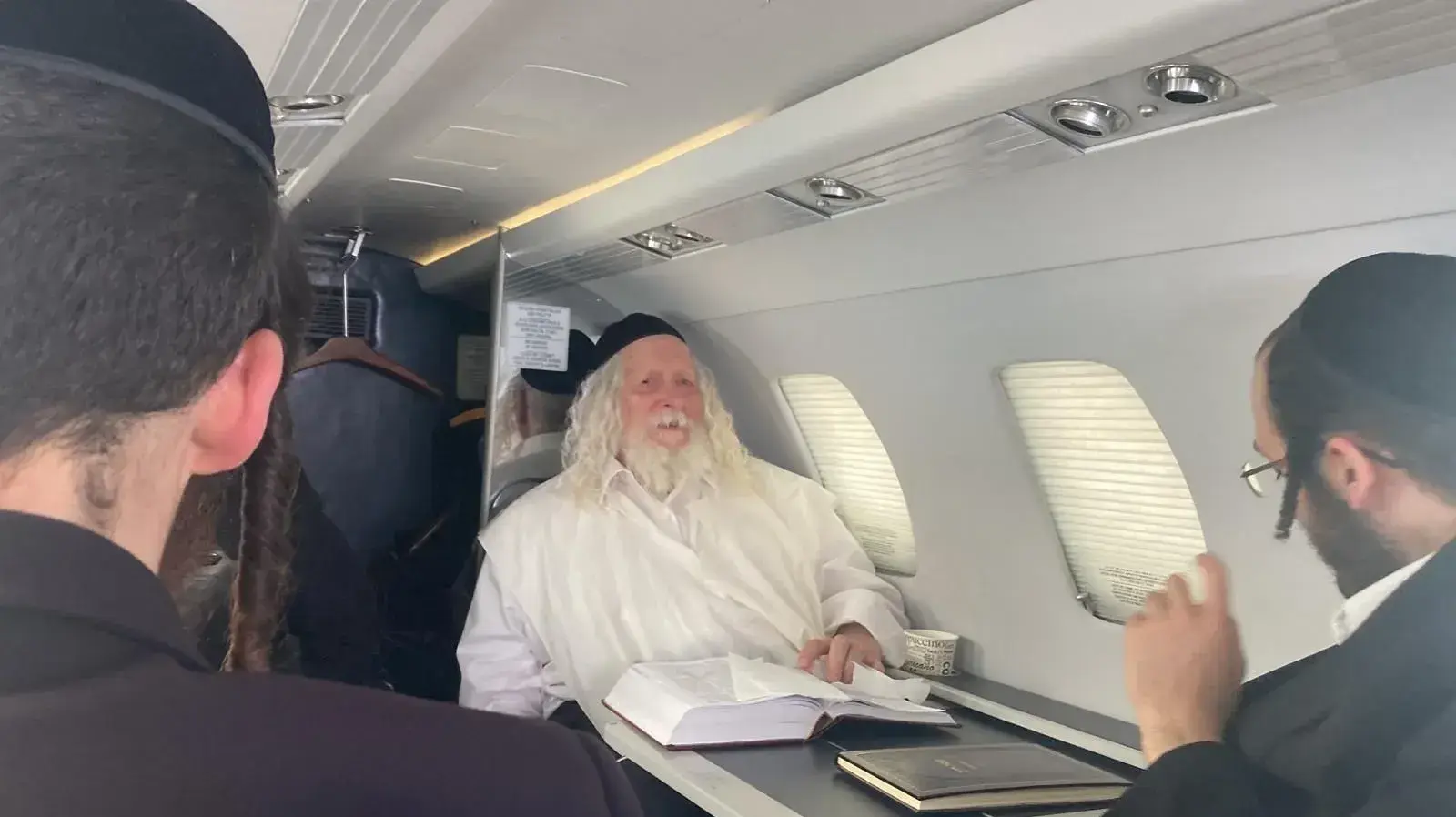 תיעוד בלעדי של הרב ברלנד בדרכו לארץ לאחר שכניסתו לאוקראינה סורבה 