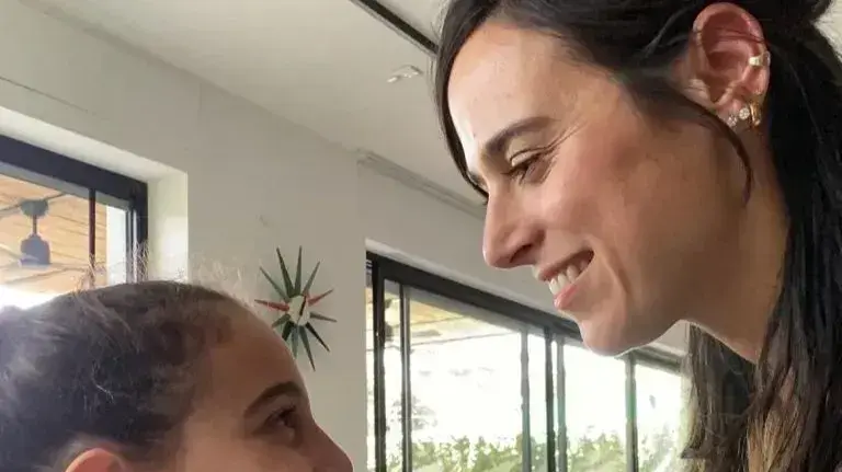 ד"ר יעל רנרט יובל, רופאה בכירה ביחידה לרפואת עור במרכז שניידר לרפואת ילדים ד"ר יעל רנרט יובל, רופאה בכירה ביחידה לרפואת עור במרכז שניידר לרפואת ילדים