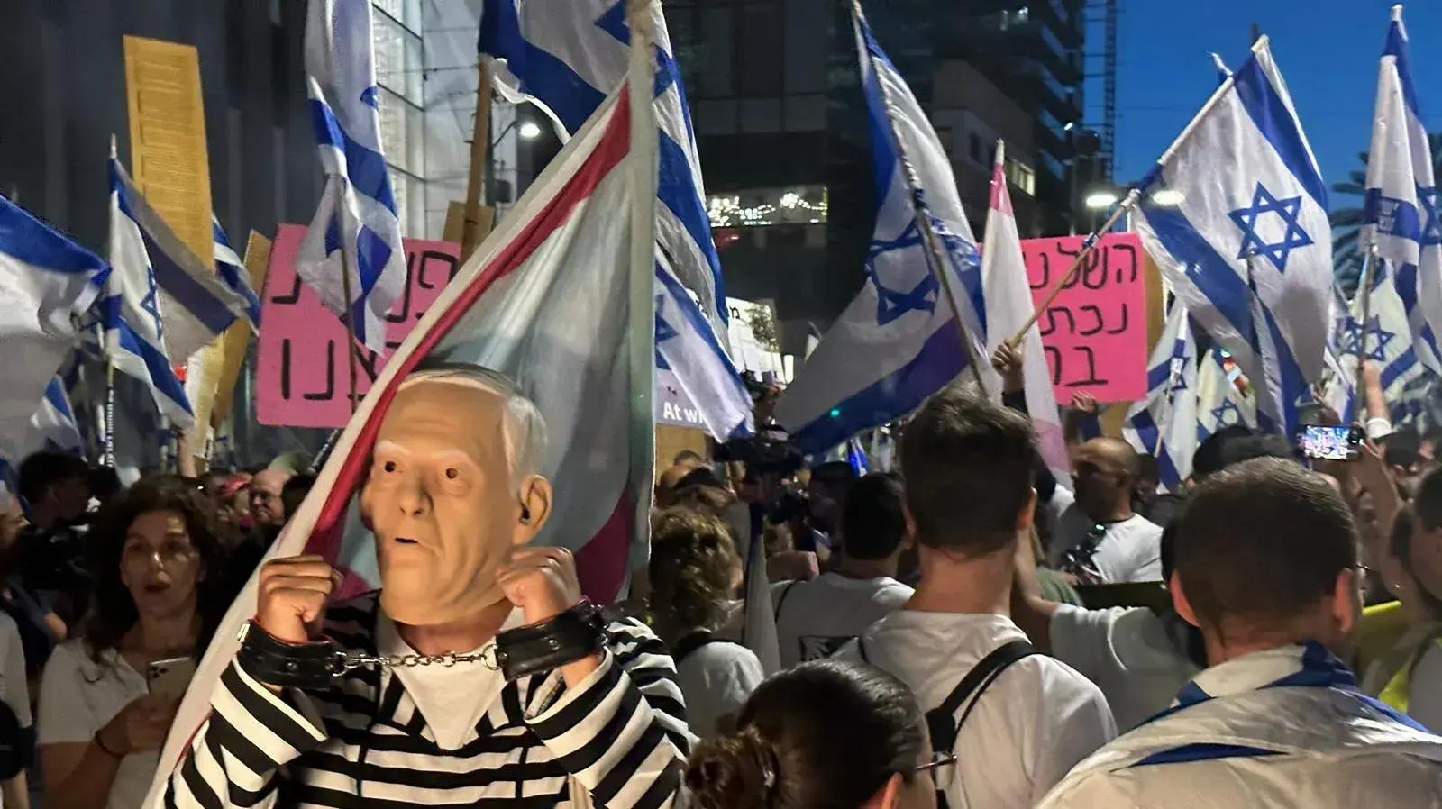 הפגנה נגד המהפכה המשפטית, צעדה משדרות רוטשילד לקפלן. 17 בספטמבר 2023 הפגנה נגד המהפכה המשפטית, צעדה משדרות רוטשילד לקפלן. 17 בספטמבר 2023