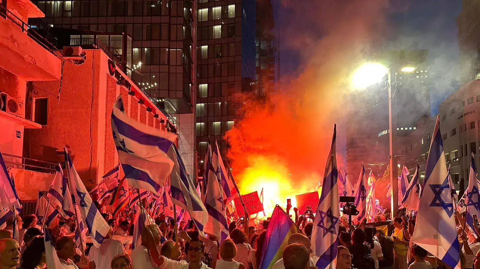 הפגנה נגד המהפכה המשפטית, צעדה משדרות רוטשילד לקפלן. 17 בספטמבר 2023 הפגנה נגד המהפכה המשפטית, צעדה משדרות רוטשילד לקפלן. 17 בספטמבר 2023