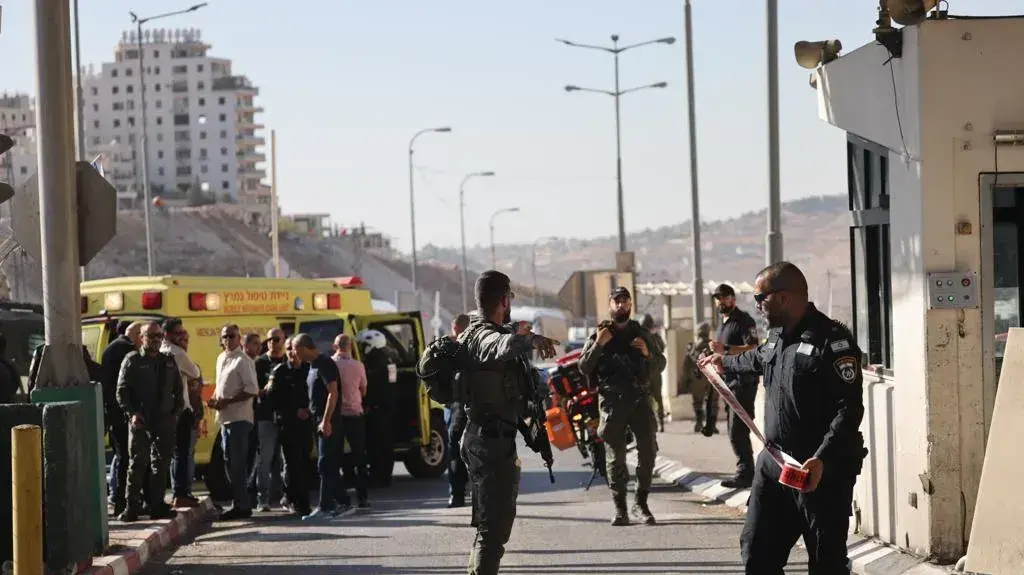 ניסיון פיגוע דקירה במחסום מזמוריה סמוך לירושלים ניסיון פיגוע דקירה במחסום מזמוריה סמוך לירושלים