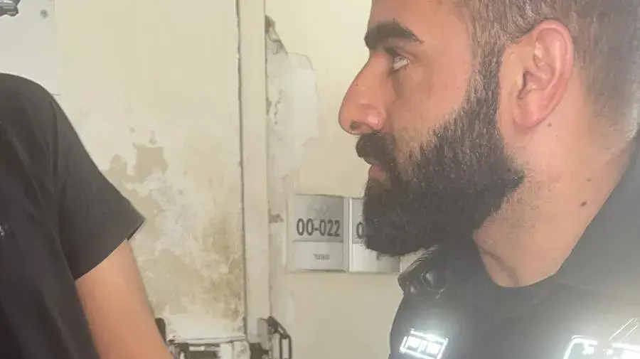 המשטרה עצרה שני חשודים ובהם חתן בחשד להשתתפות באירוע ירי ובריונות בכביש במהלך שיירת חתונה, תל שבע המשטרה עצרה שני חשודים ובהם חתן בחשד להשתתפות באירוע ירי ובריונות בכביש במהלך שיירת חתונה, תל שבע
