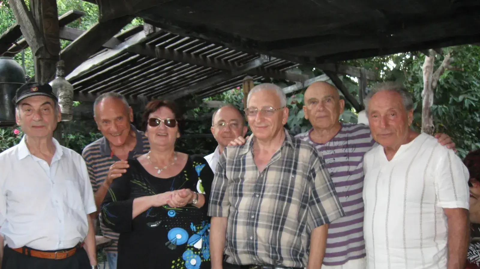 לסל קמינסקי במפגש עם חברי המחתרת לציון "מבצע חתונה" לסל קמינסקי במפגש עם חברי המחתרת לציון "מבצע חתונה"