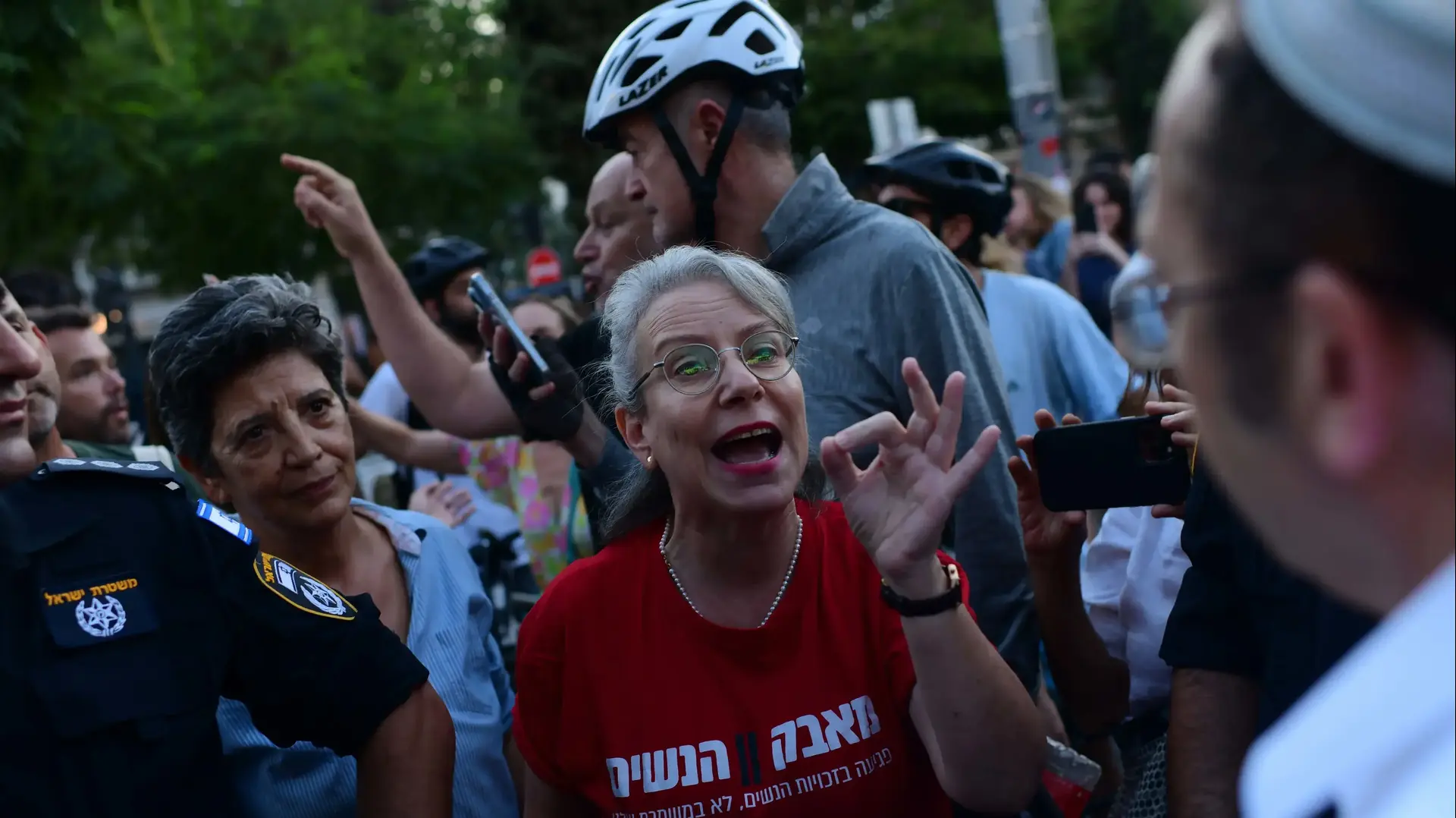עימותים במהלך תפילת יום כיפור, כיכר דיזנגוף, תל אביב. 24 בספטמבר 2023 עימותים במהלך תפילת יום כיפור, כיכר דיזנגוף, תל אביב. 24 בספטמבר 2023