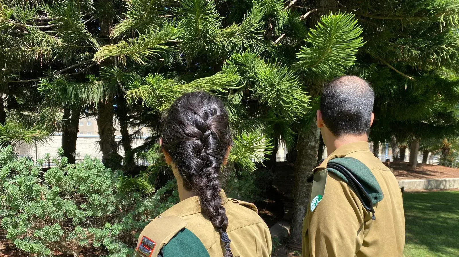 רח״ל התעצמות במרכז למחקר גיאואינט, סגן א׳ (ימין), רח״ל יעדי התעצמות בזירה הצפון מזרחית(משמאל) רח״ל התעצמות במרכז למחקר גיאואינט, סגן א׳ (ימין), רח״ל יעדי התעצמות בזירה הצפון מזרחית(משמאל)
