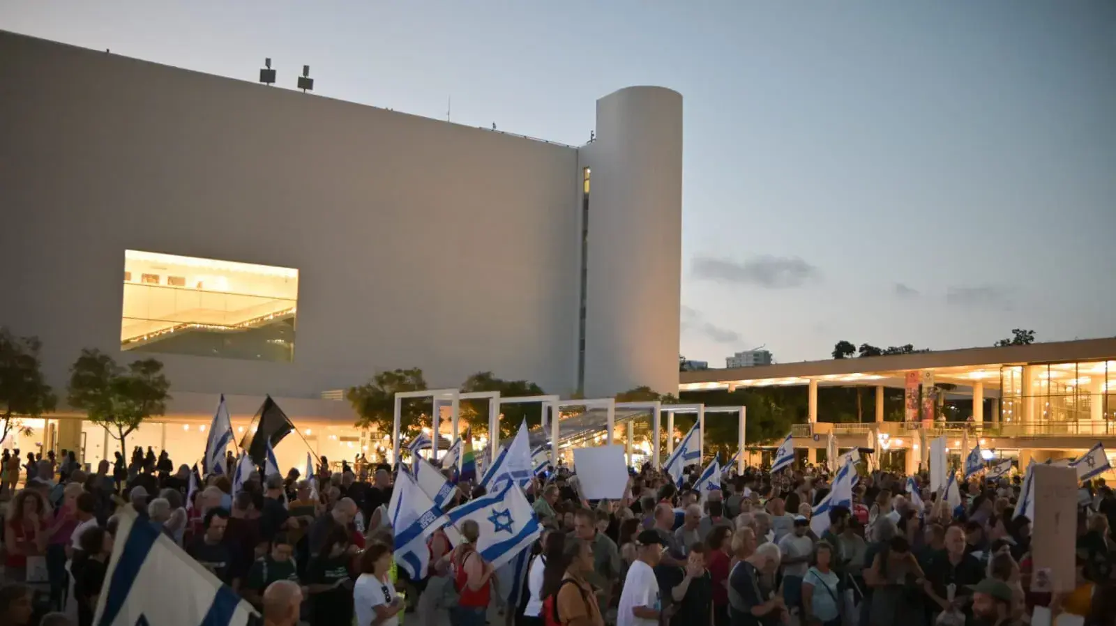 תפילת מחאה. כיכר הבימה, תל אביב. 28 בספטמבר 2023 תפילת מחאה. כיכר הבימה, תל אביב. 28 בספטמבר 2023