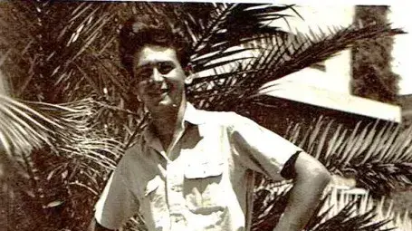 בפלמ"ח, בבית הערבה, אחרי שעבר קורס חבלה, 1946 בפלמ"ח, בבית הערבה, אחרי שעבר קורס חבלה, 1946