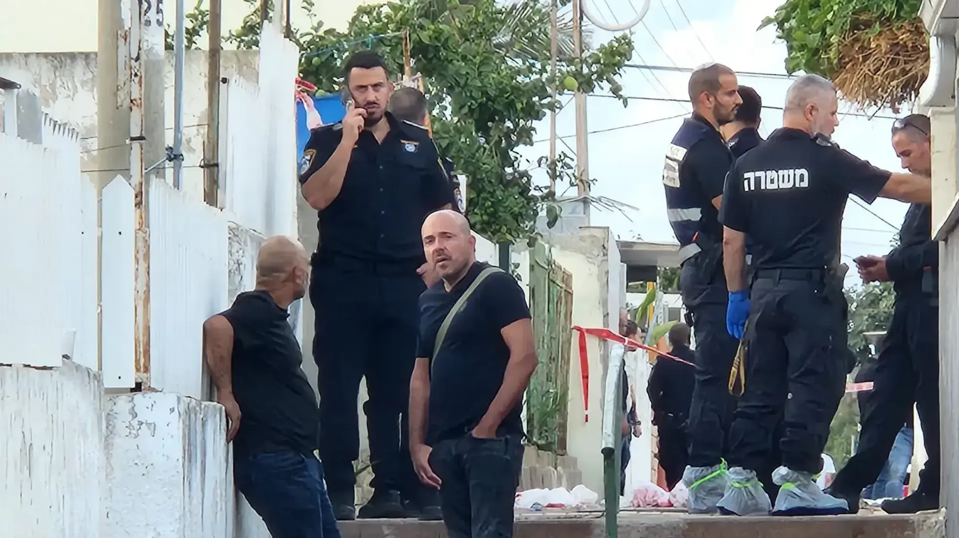 חיסול באשקלון: צעיר מוכר למשטרה נורה למוות בעיר
01.10.23 חיסול באשקלון: צעיר מוכר למשטרה נורה למוות בעיר
01.10.23