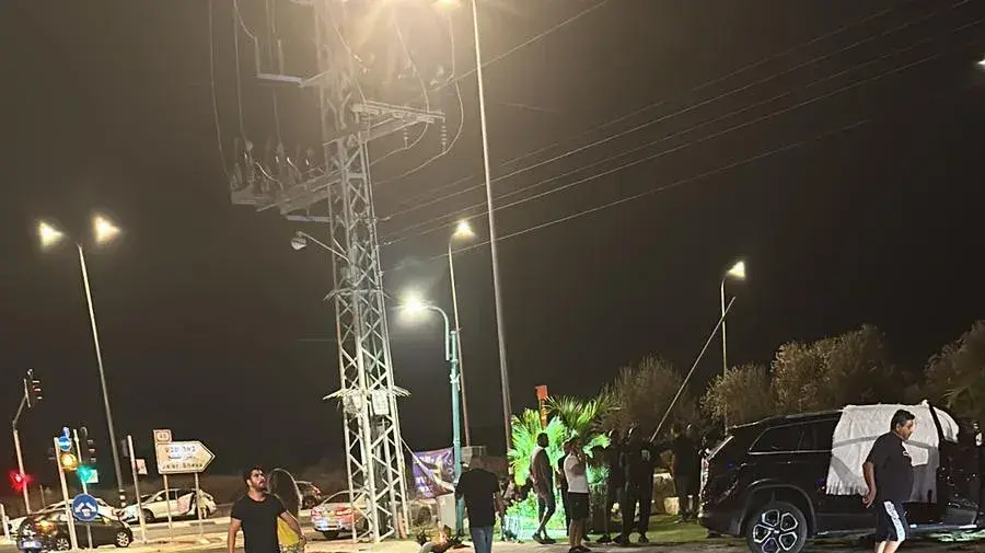 אירוע ירי ופיצוץ רכב סמוך לקרית מלאכי: ארבעה פצועים במקום - בהם שניים באורח אנוש אירוע ירי ופיצוץ רכב סמוך לקרית מלאכי: ארבעה פצועים במקום - בהם שניים באורח אנוש