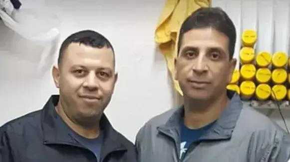 משמאל: המחבל שחשוד בקשר אינטימי בינו לבין סוהרות: מאזן קאדי משמאל: המחבל שחשוד בקשר אינטימי בינו לבין סוהרות: מאזן קאדי