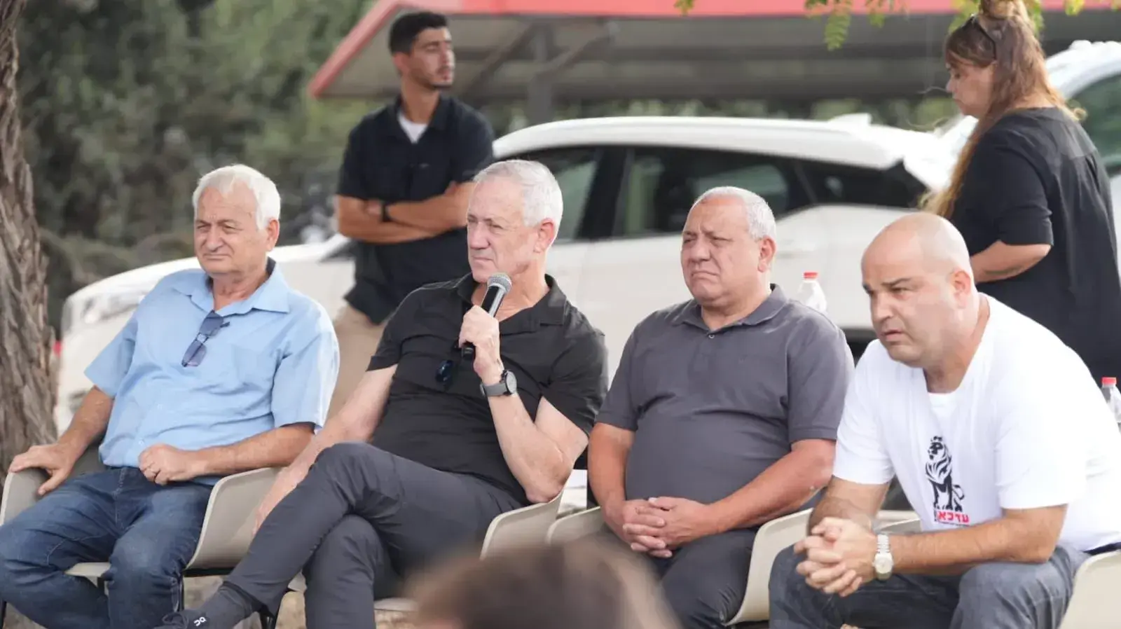 יו"ר המחנה הממלכתי בני גנץ, לצד גדי איזנקוט ואלון שוסטר, במהלך סיור בנושא הביטחון האישי והמשילות בצפון הארץ. 3 באוקטובר 2023 יו"ר המחנה הממלכתי בני גנץ, לצד גדי איזנקוט ואלון שוסטר, במהלך סיור בנושא הביטחון האישי והמשילות בצפון הארץ. 3 באוקטובר 2023