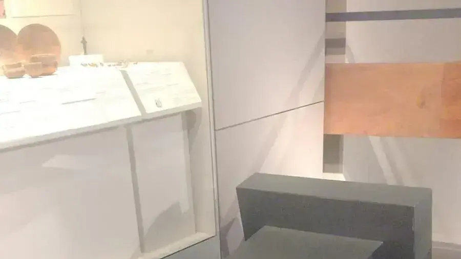 הפסלים שנופצו במוזיאון ישראל. 5 באוקטובר 2023 הפסלים שנופצו במוזיאון ישראל. 5 באוקטובר 2023