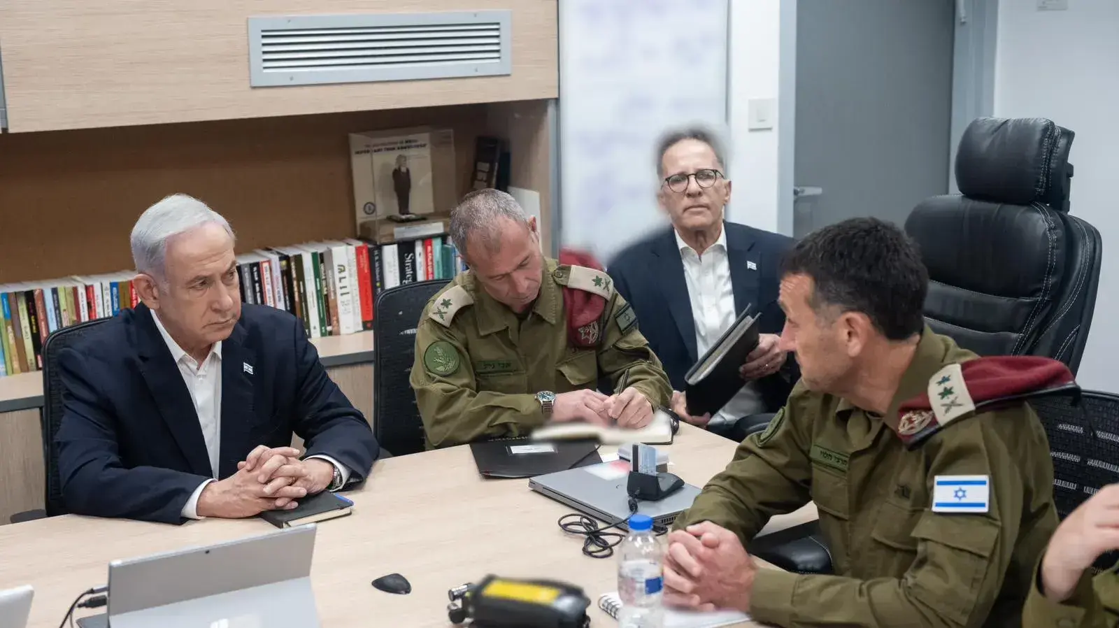 תמונה מהערכת המצב בקריה. 7 באוקטובר 2023 תמונה מהערכת המצב בקריה. 7 באוקטובר 2023