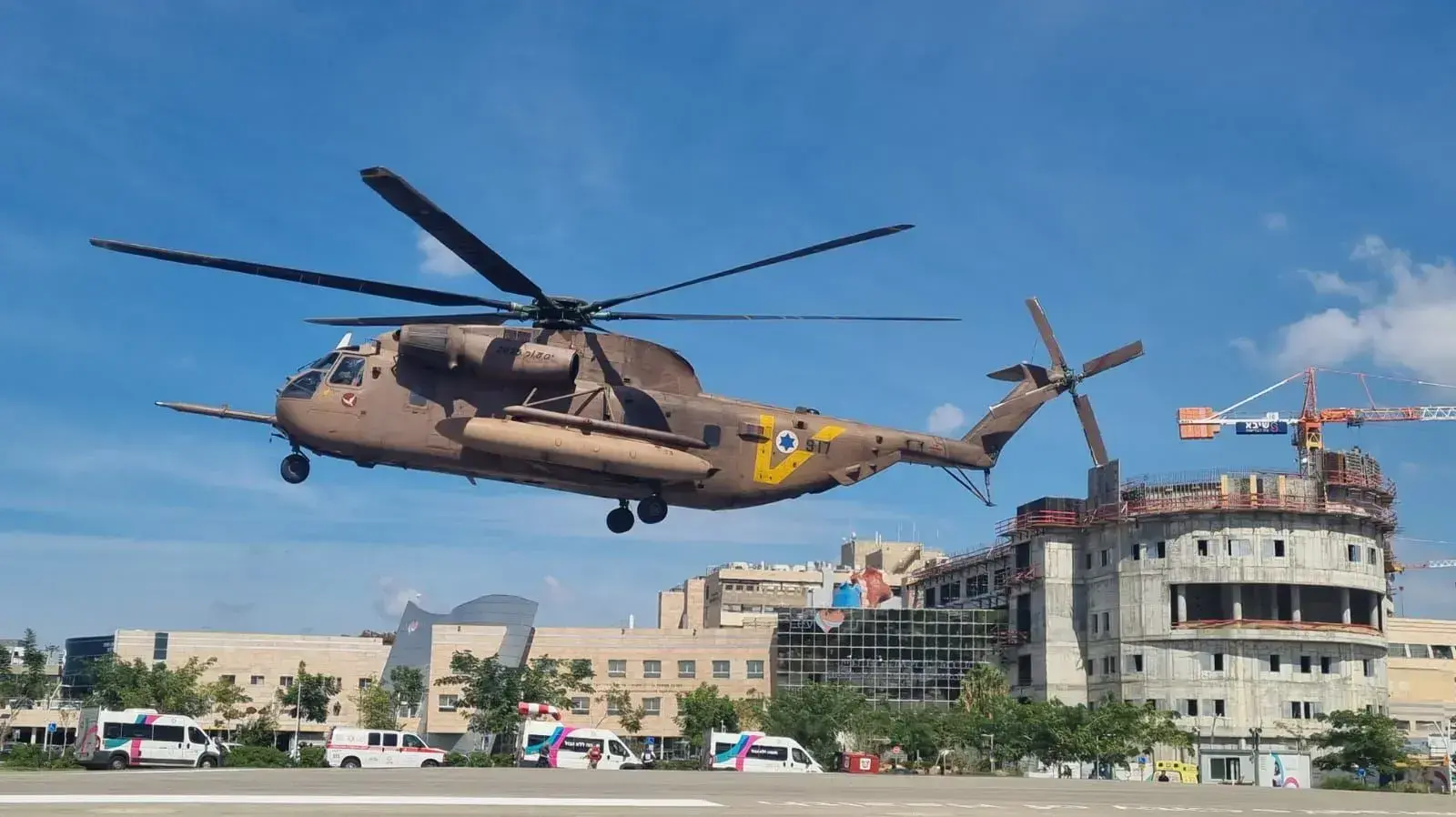 מסוק לפינוי פצועים. 7 באוקטובר 2023 מסוק לפינוי פצועים. 7 באוקטובר 2023