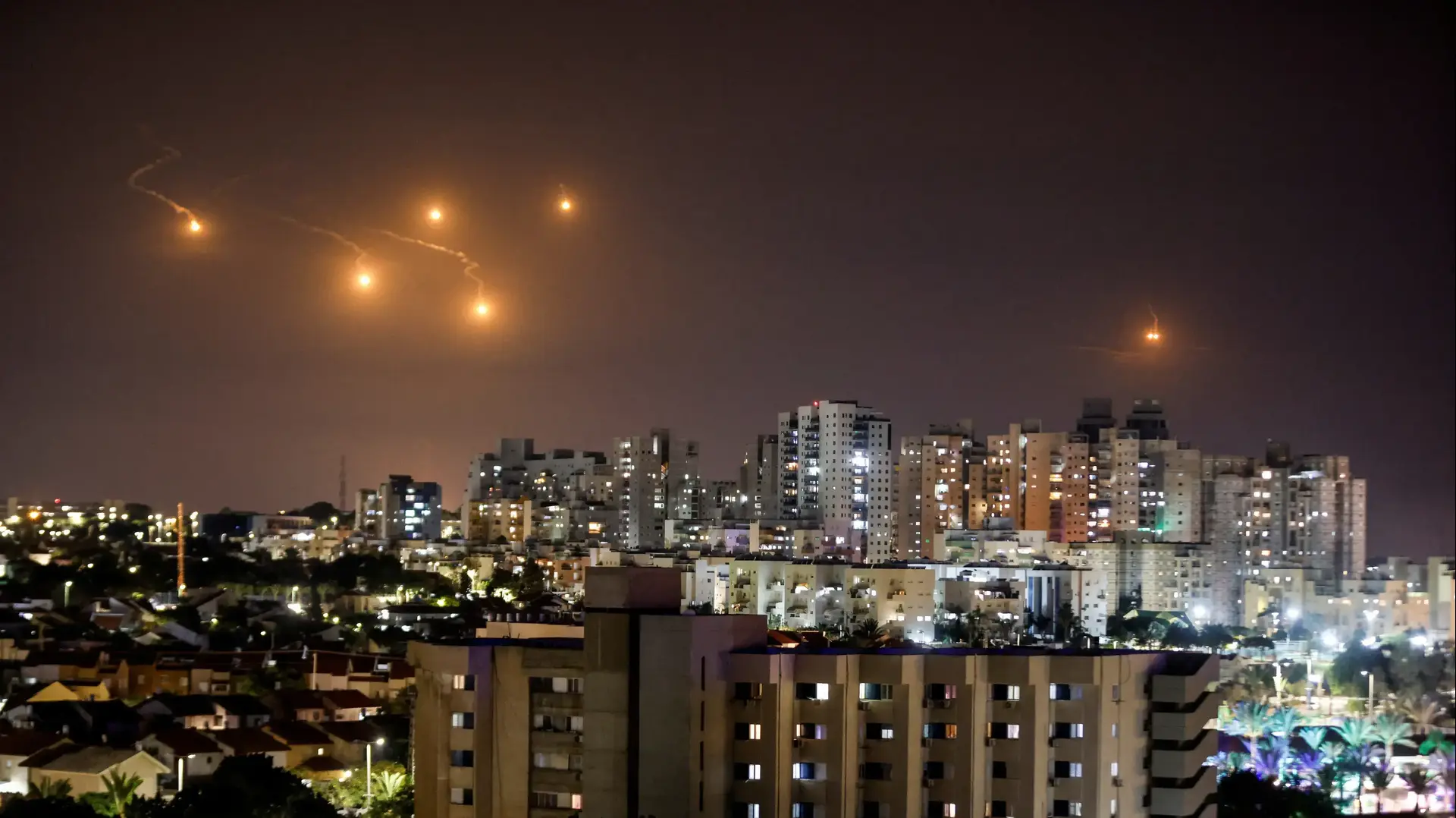 מטח רקטות אל עבר ישראל מרצועת עזה, מספר נפילות בגוש דן 07 באוקטובר 2023 מטח רקטות אל עבר ישראל מרצועת עזה, מספר נפילות בגוש דן 07 באוקטובר 2023