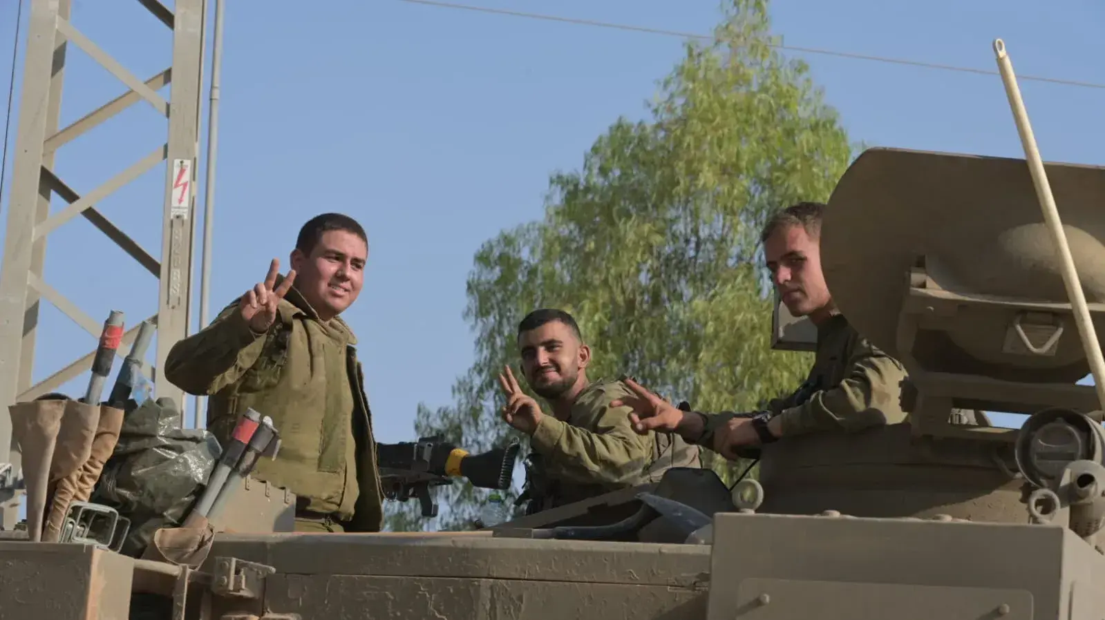 שיירות טנקים לכיוון עוטף עזה. 8 באוקטובר שיירות טנקים לכיוון עוטף עזה. 8 באוקטובר