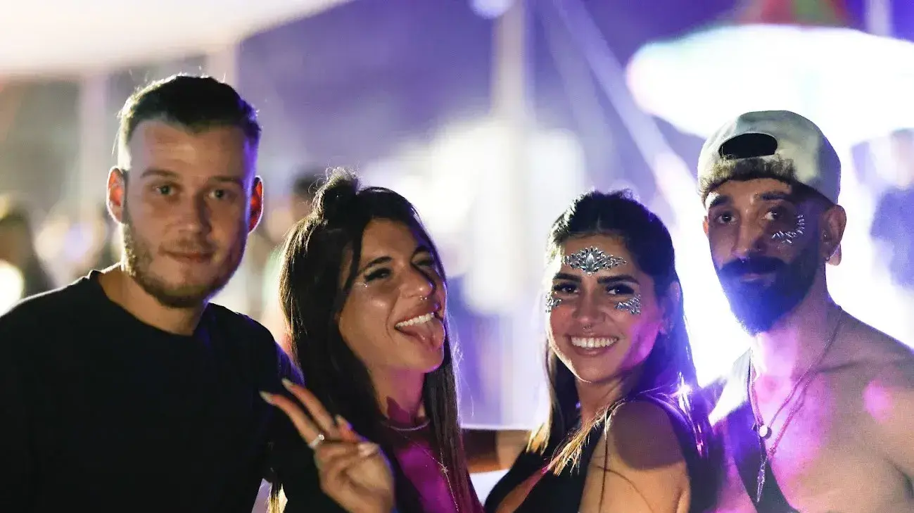 תיעוד מבלים במסיבת הטבע ליד קיבוץ רעים תיעוד מבלים במסיבת הטבע ליד קיבוץ רעים