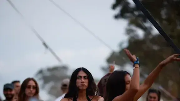 תיעוד מבלים במסיבת הטבע ליד קיבוץ רעים תיעוד מבלים במסיבת הטבע ליד קיבוץ רעים