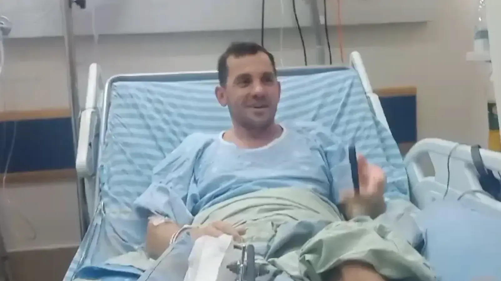 נהג האמבולנס פיטר לסניק פינה פצועים ונפגע מירי מחבלים: "אני לא גיבור גדול". 9 באוקטובר 2023 נהג האמבולנס פיטר לסניק פינה פצועים ונפגע מירי מחבלים: "אני לא גיבור גדול". 9 באוקטובר 2023