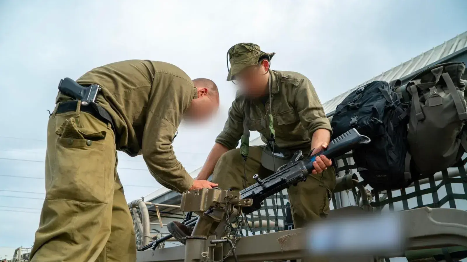 יחידות הסדיר והמילואים של 'עוצבת האש' (98) פועלות במסגרת המלחמה בעזה. 10 באוקטובר 2023 יחידות הסדיר והמילואים של 'עוצבת האש' (98) פועלות במסגרת המלחמה בעזה. 10 באוקטובר 2023