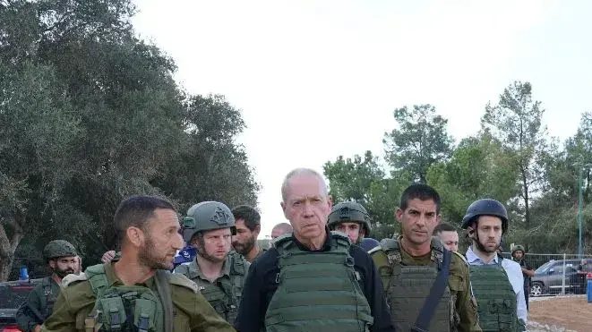 שר הביטחון יואב גלנט בסיור בעוטף עזה שר הביטחון יואב גלנט בסיור בעוטף עזה