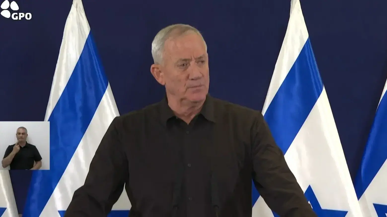 בני גנץ בצהרה על ממשלת האחדות בעקבות מבצע "חרבות ברזל" בני גנץ בצהרה על ממשלת האחדות בעקבות מבצע "חרבות ברזל"